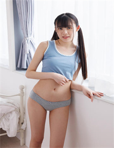 美女撒尿